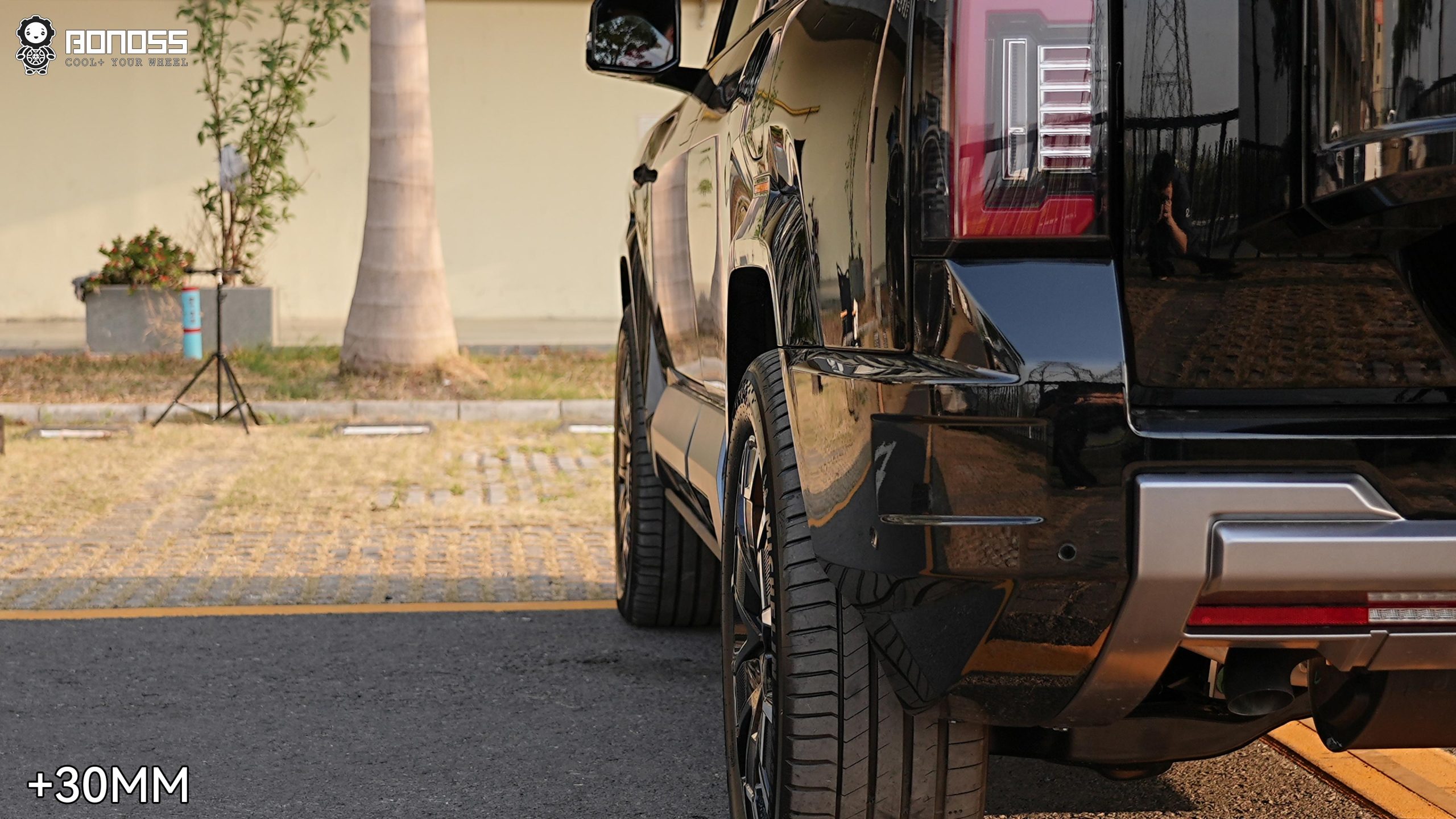 leopard-8-left-rear-wheel-after-spacers 2023 BYD Leopard 8 left rear wheel after 30mm BONOSS wheel spacers