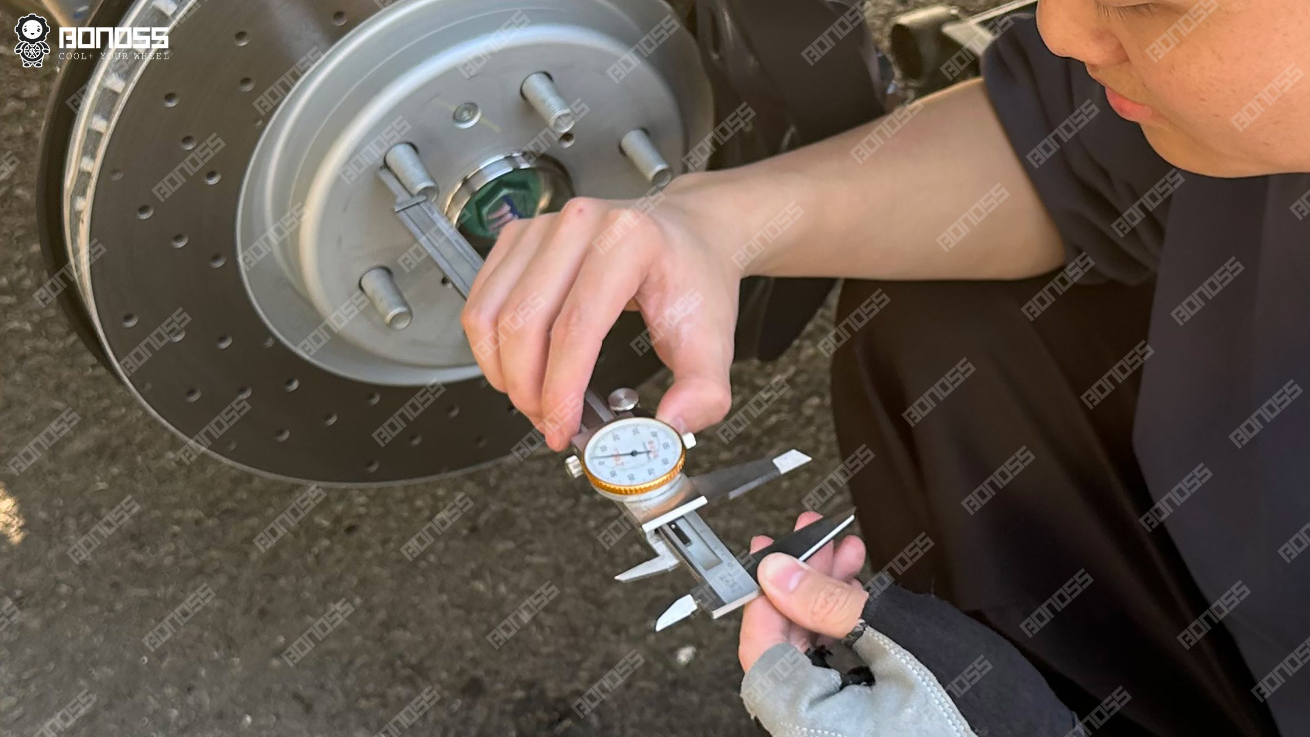measuring-leopard-8-hub-stud-protrusion measuring 2023 BYD Leopard 8 hub stud protrusion length for wheel spacers