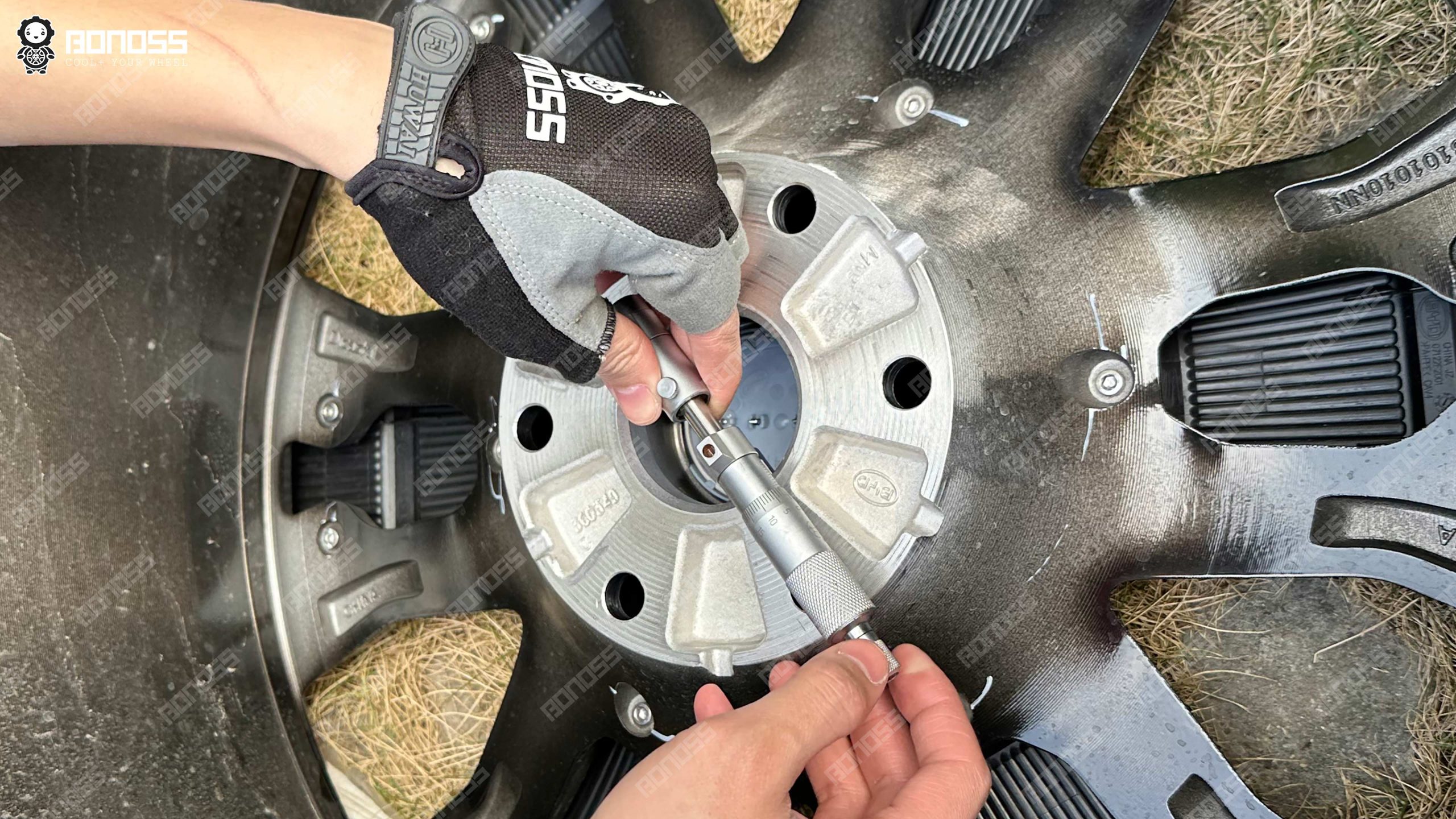 measuring-leopard-8-wheel-center-bore measuring 2023 BYD Leopard 8 wheel center bore diameter for hub-centric spacers