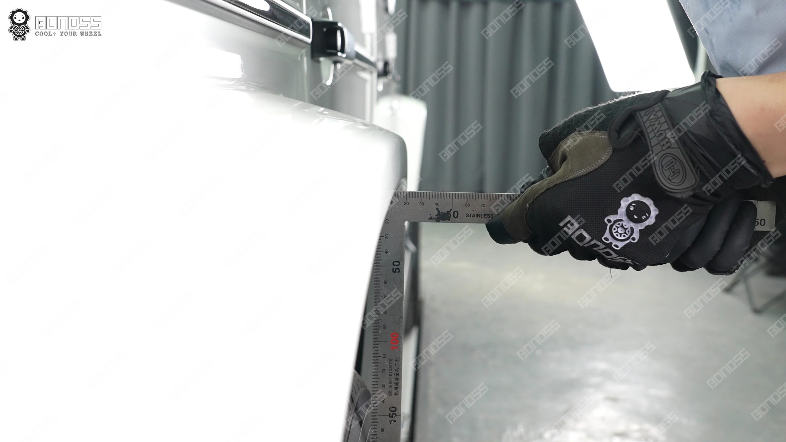 measuring-rear-fender-clearance-g63-w465 Measuring rear fender clearance on 2026 G63 W465 for flush spacer fitment