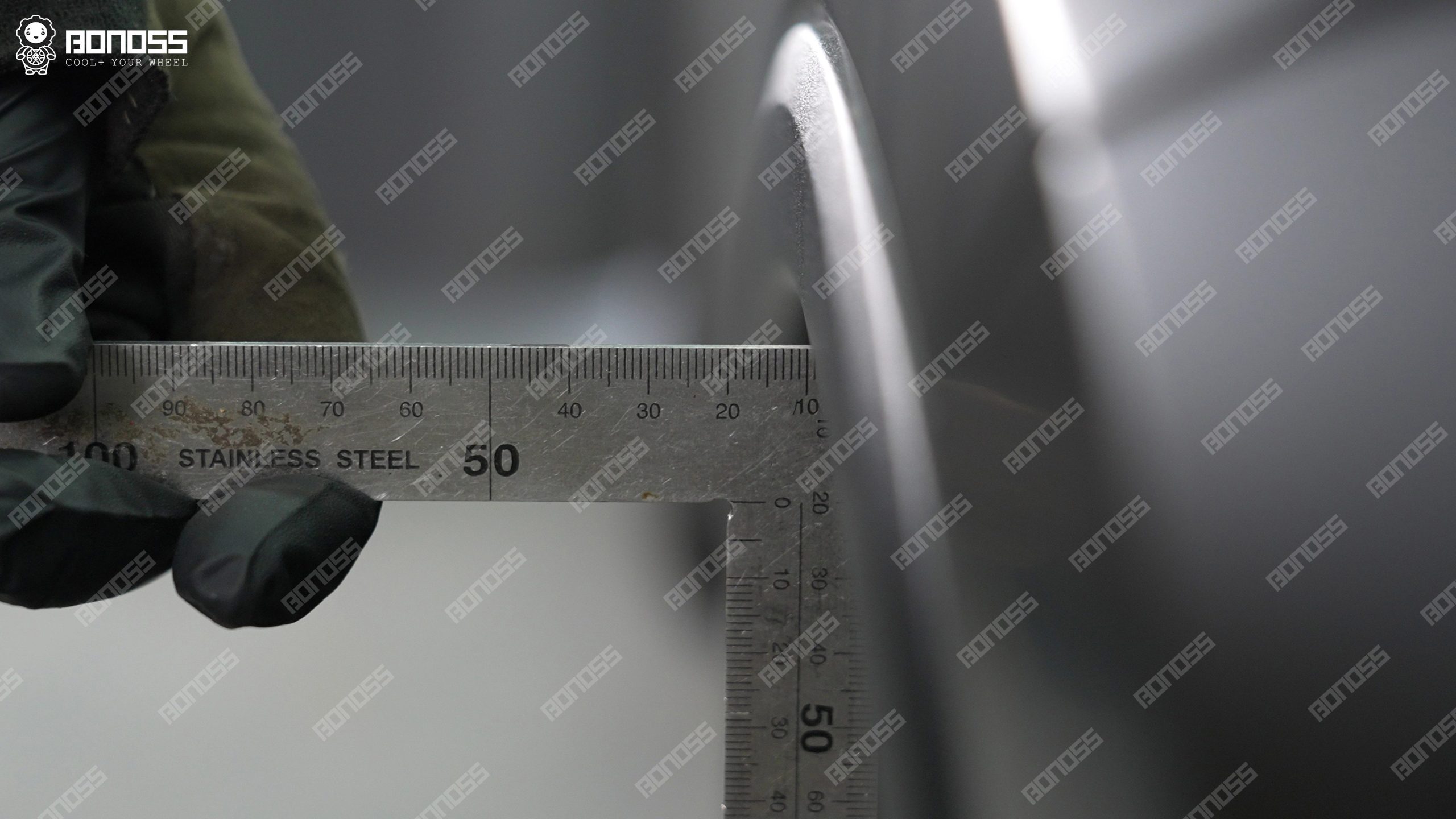 measuring-rear-wheel-fender-clearance-tesla-model-y Measuring rear fender clearance for 20mm Tesla Model Y spacers