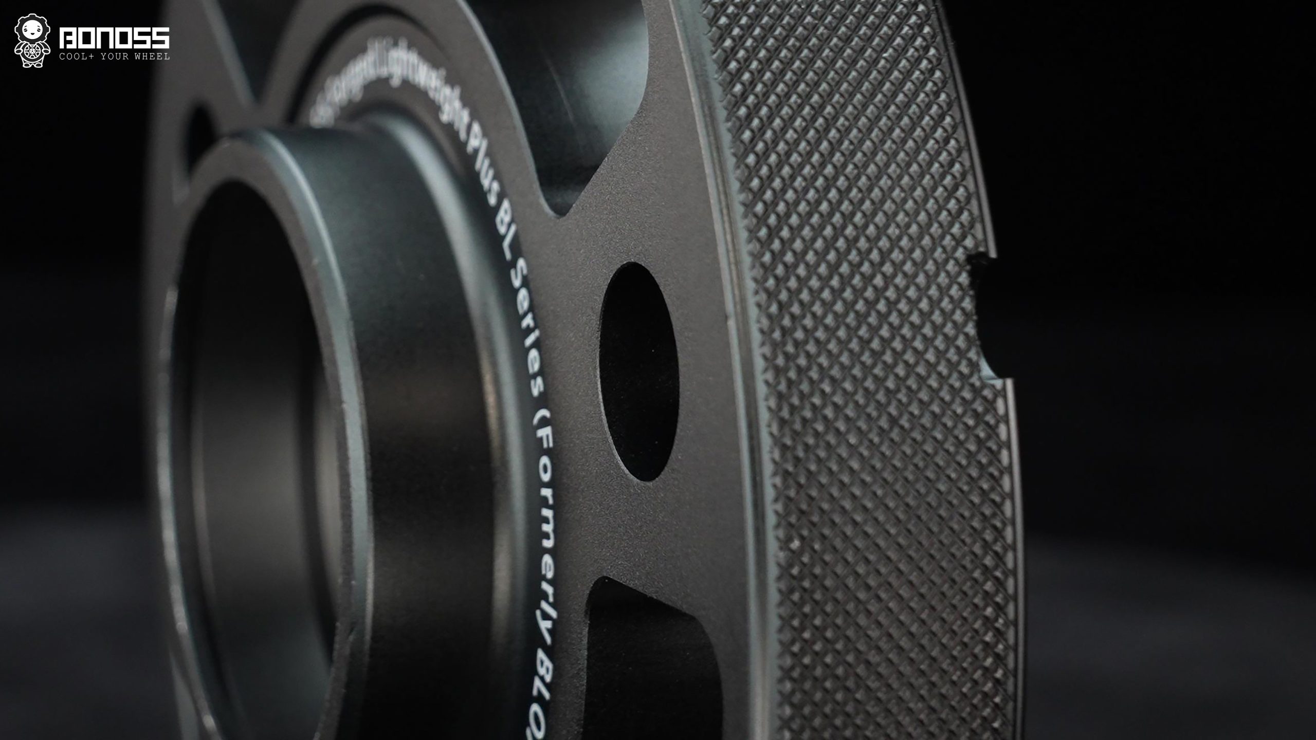 2026-range-rover-sport-spacer-knurling BONOSS 2026 Range Rover Sport wheel spacer side knurling design detail