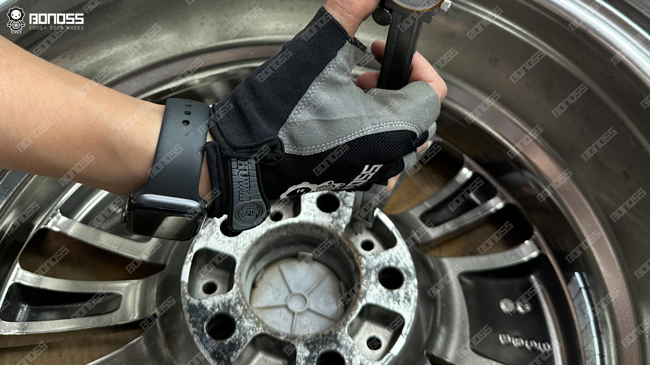 bmw-e65-wheel-pocket-depth-vernier-caliper Vernier caliper measuring BMW E65 wheel bolt pocket depth 17.33mm for spacer fitment