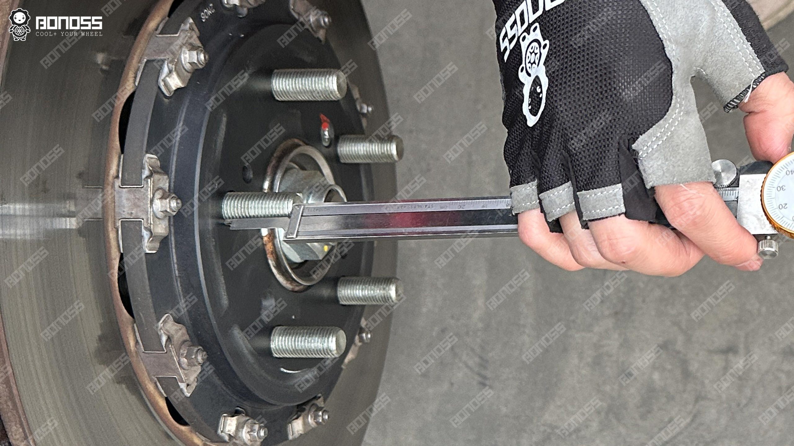 measuring-fl5-wheel-stud-protrusion-vernier-caliper FL5 factory wheel stud protrusion measurement for 15mm spacer clearance
