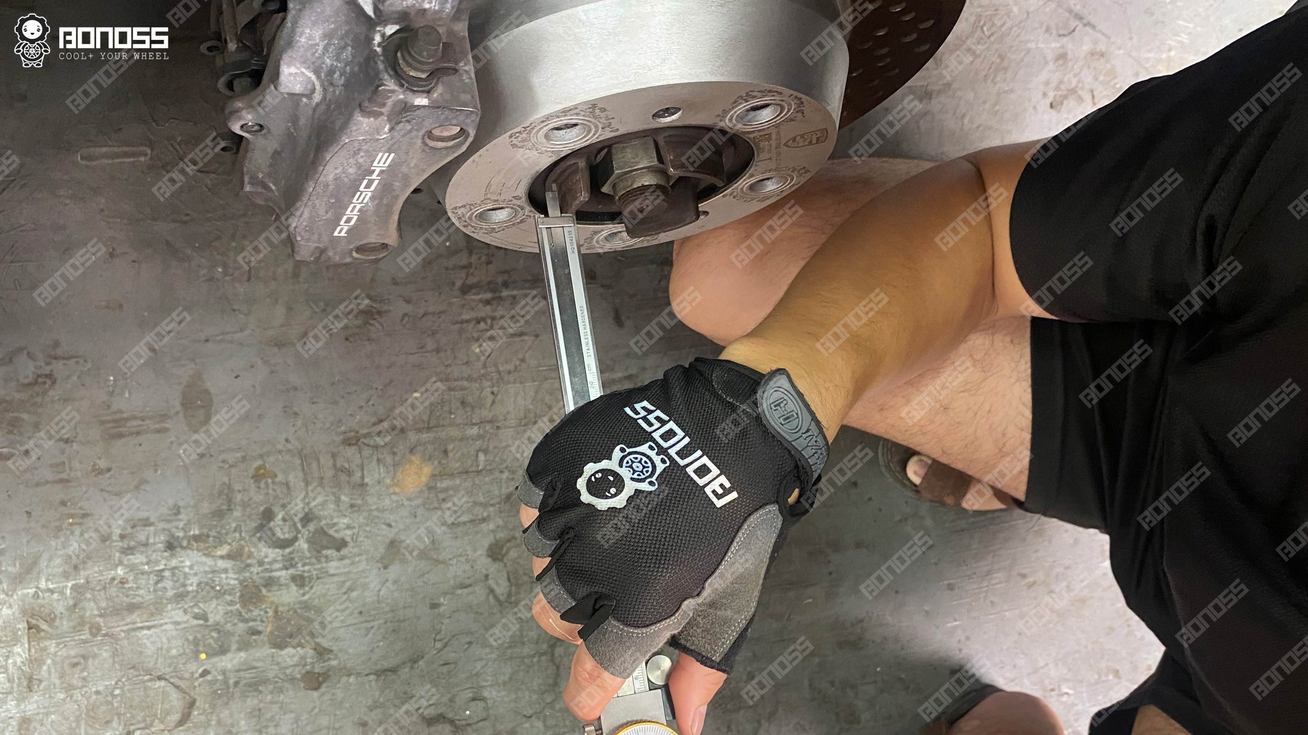 measuring-porsche-cayman-hub-step-height-caliper Vernier caliper measuring Porsche Cayman hub step height for hub-centric wheel spacers
