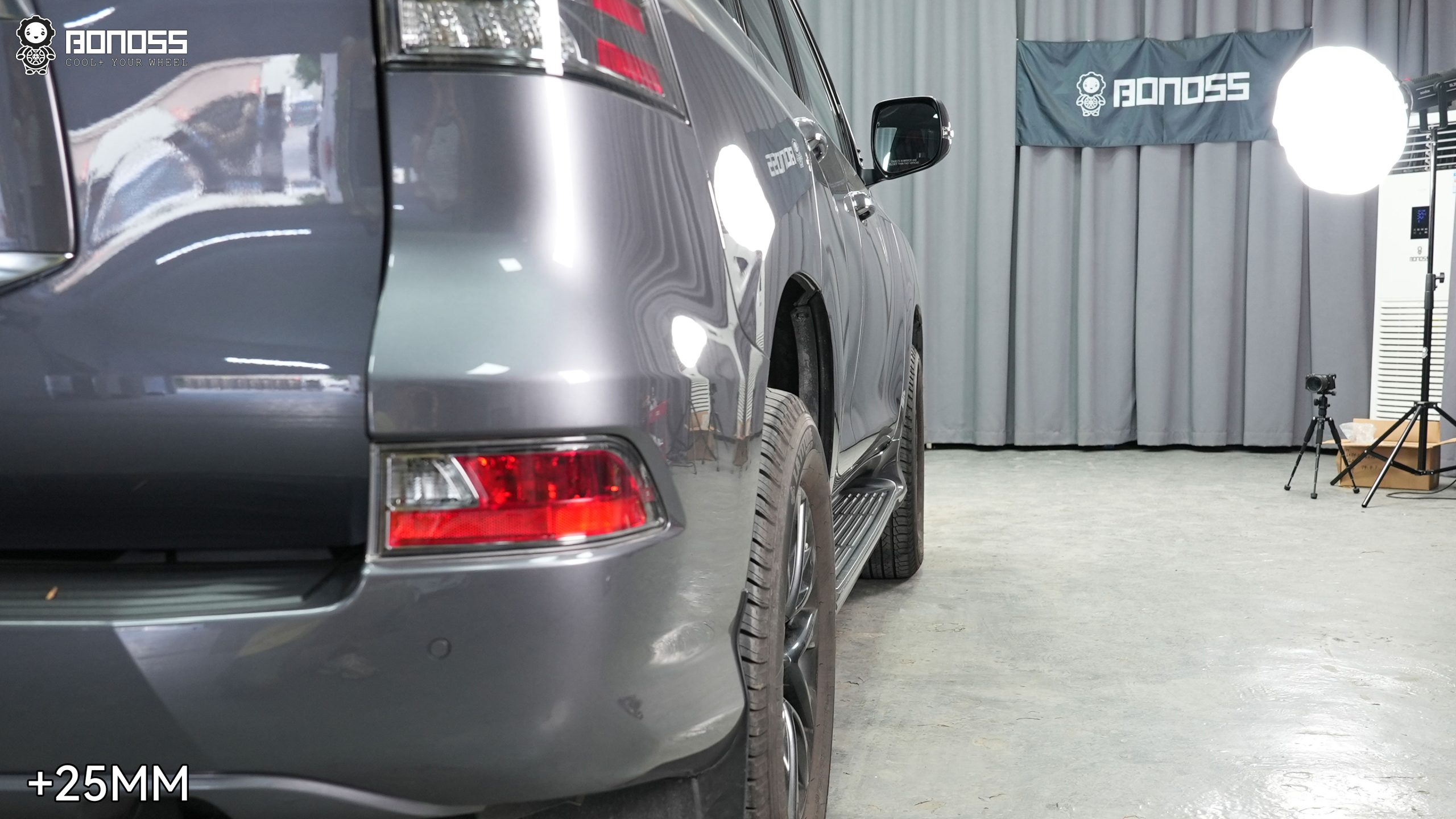 2020-gx460-25mm-spacers-6×139-7-106-1mm-right-rear-flush-stance Final right-rear wheel positioned flush with the fender after 2020 GX460 25mm spacers 6x139.7 106.1mm installation.