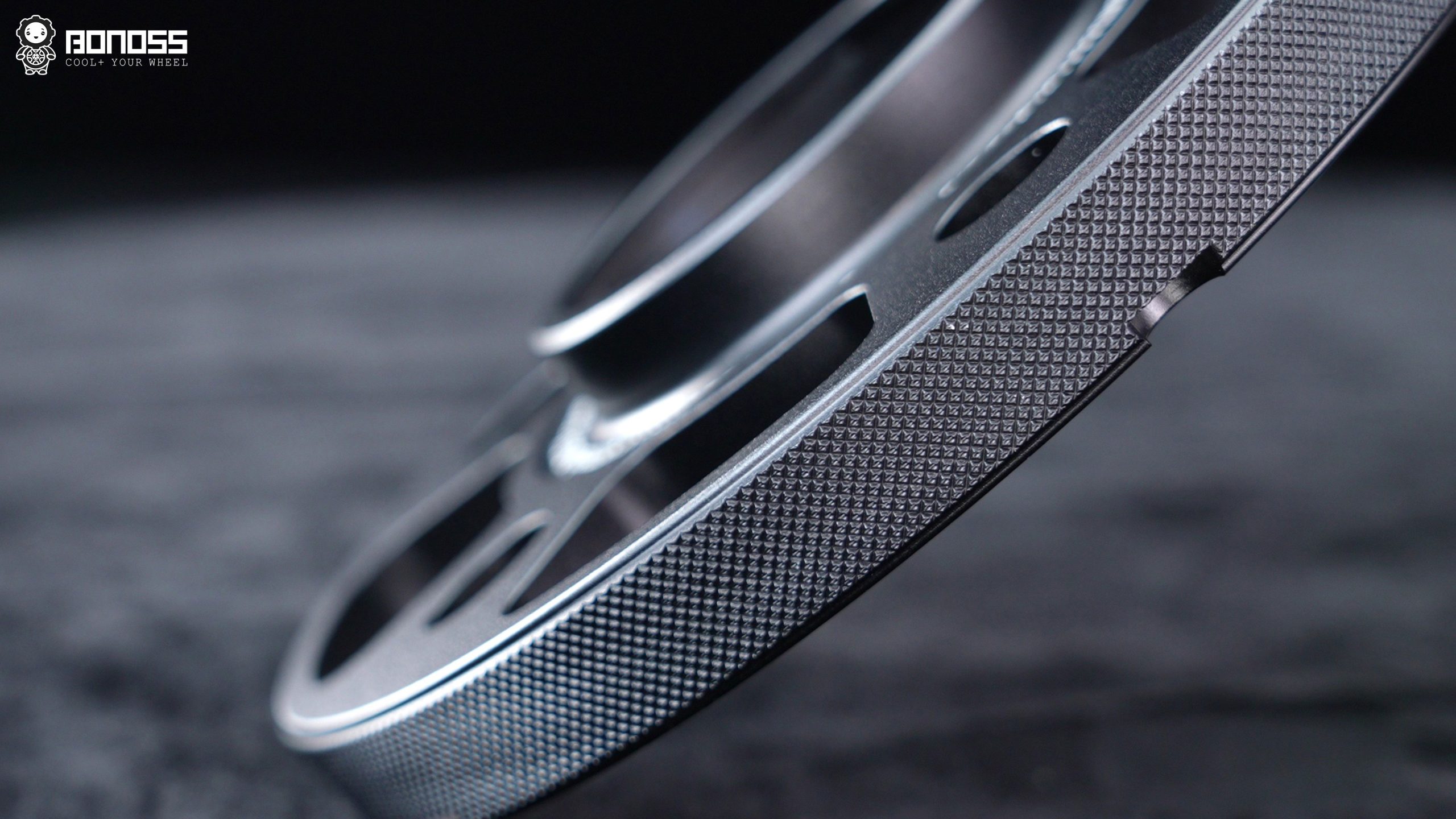 2023-porsche-taycan-bonoss-hub-centric-spacer-closeup Hub-centric lip on a BONOSS spacer for the 2023 Porsche Taycan 71.6mm bore.