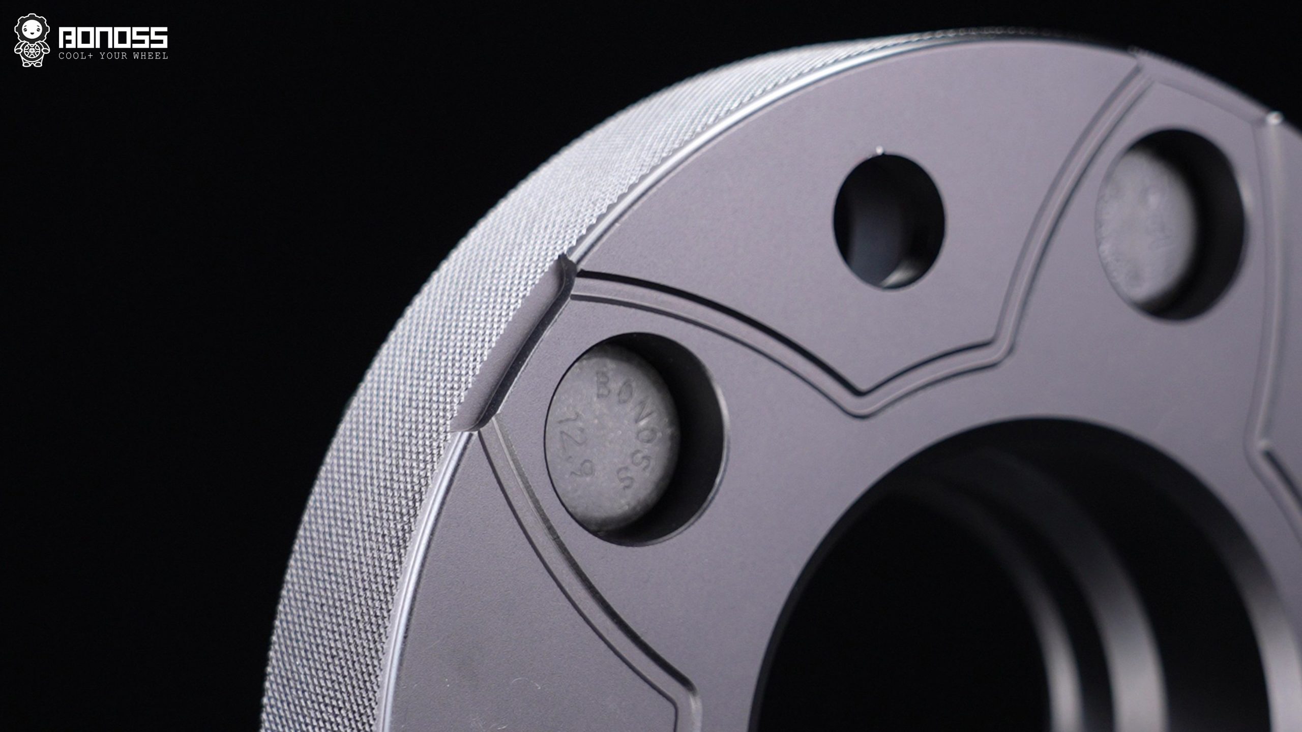 bonoss-active-cooling-grooves-on-jeep-wrangler-jl-spacer Close detail of the active cooling channels milled into a BONOSS 6061-T6 spacer for a 2021 Wrangler Rubicon.