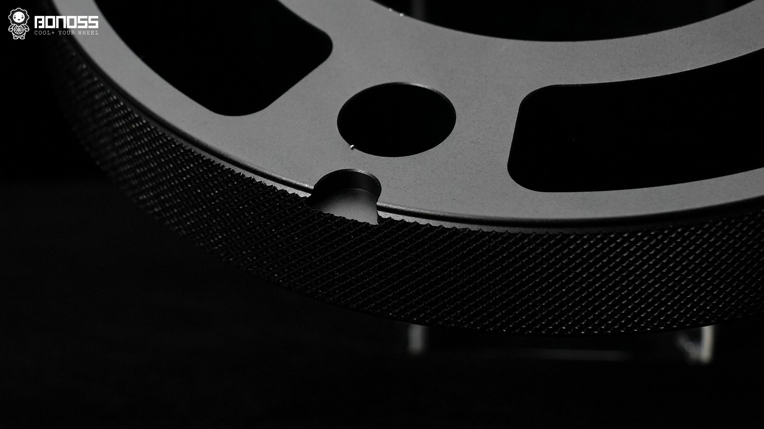 bonoss-spacer-disassembly-grooves-close-up BONOSS wheel spacer disassembly grooves detail
