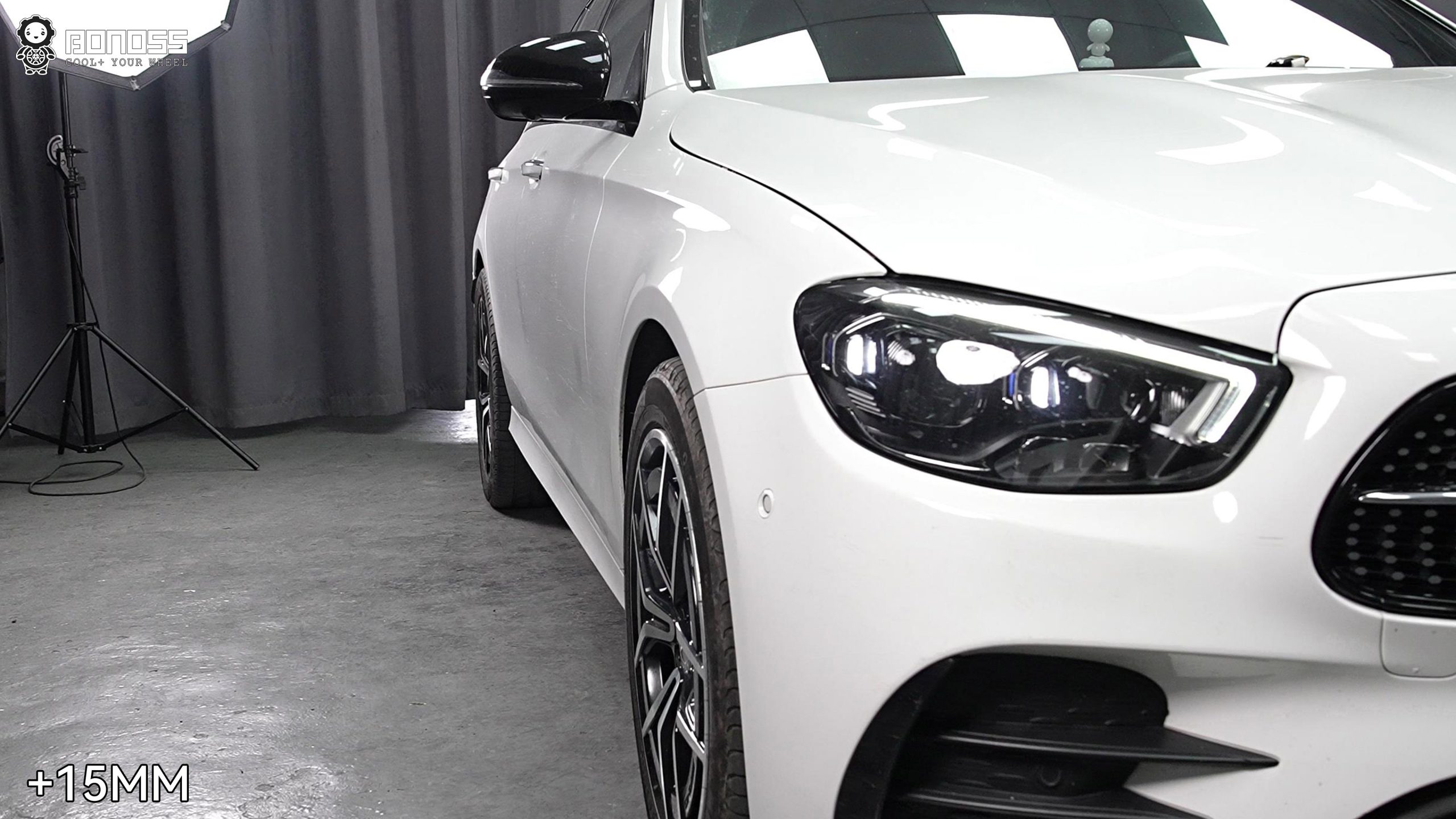 e-class-15mm-spacers-before-and-after-left-front-wheel-flush-result Flush left-front wheel on a 2021 Mercedes-Benz E-Class after fitting 15mm spacers.